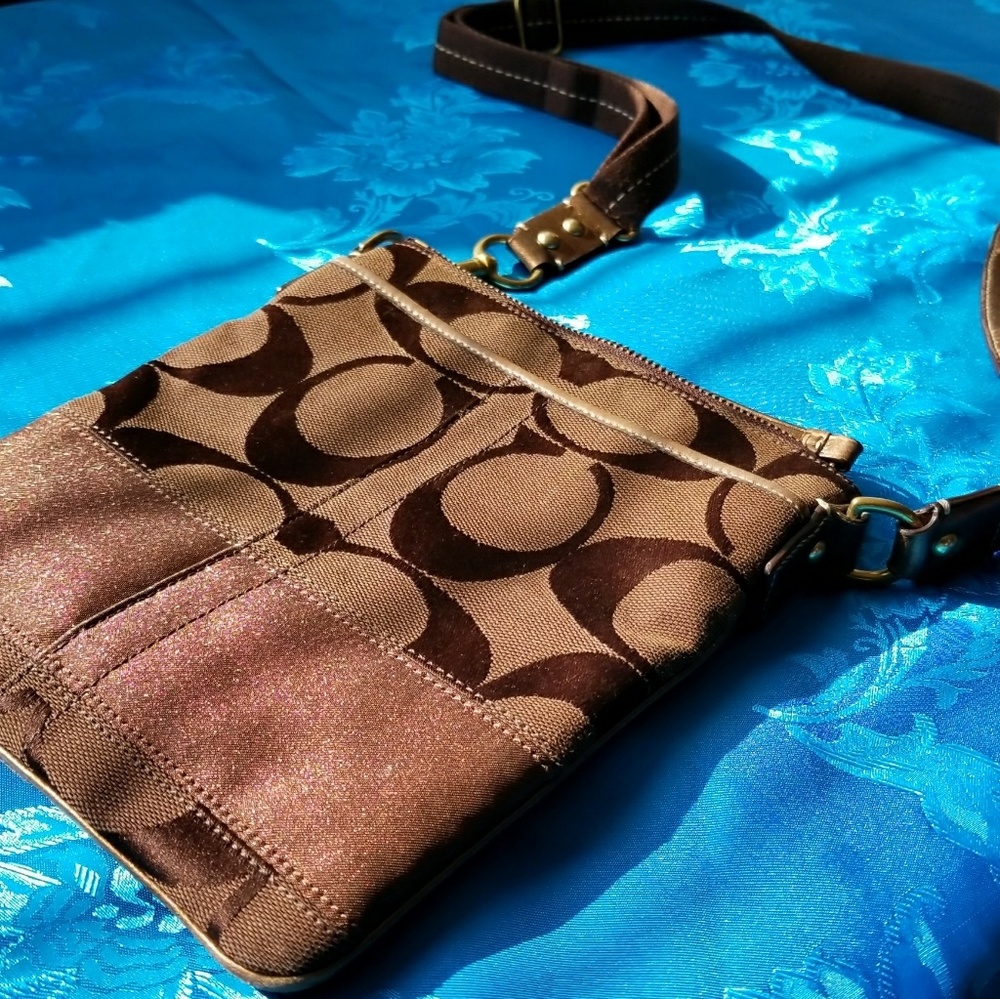 Authentic Signature Coach Crossbody bag